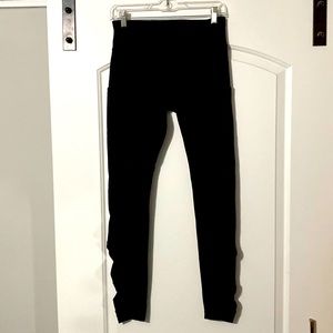 Lululemon leggings size 6